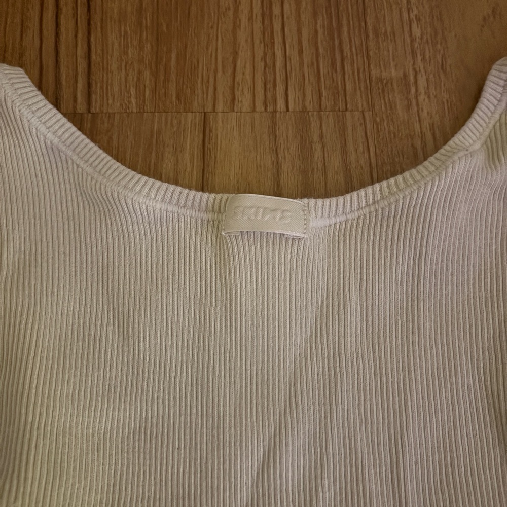 SKIMS Ribbed Scoop Tank Top in Off-White/Cream - Picture 5 of 6